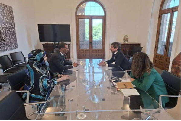 Le ministre de la Culture s’entretient avec son homologue espagnol et visite la Casa Árabe
