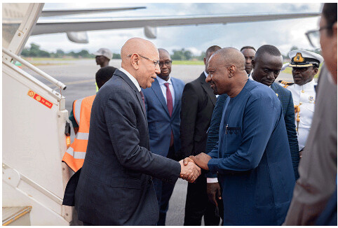 Le Président de la République arrive à Freetown en République de Sierra Leone