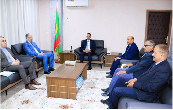 Le ministre des Affaires islamiques reçoit l’ambassadeur d’Algérie Le ministre des Affaires islamiques reçoit l’ambassadeur d’Algérie
