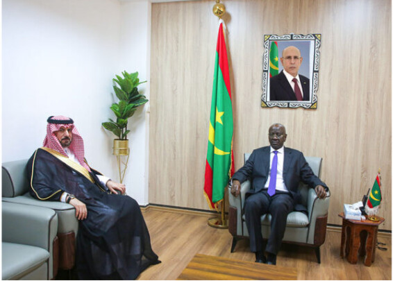 Le ministre des Affaires étrangères reçoit l’ambassadeur saoudien