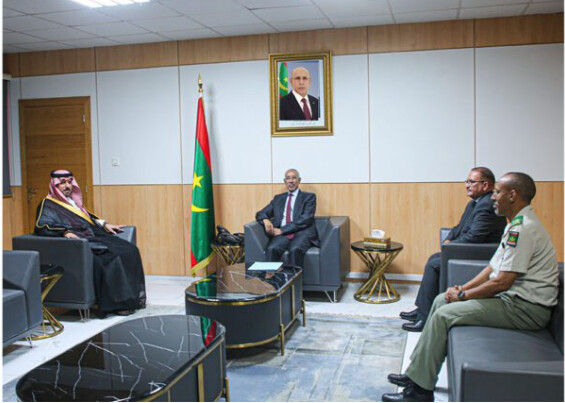 Le ministre de la Défense s’entretient avec l’ambassadeur saoudien accrédité en Mauritanie