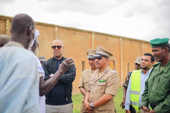 Taazour en Assaba : le délégué général Sidi Ould Moulaye Zeine rend visite aux familles sinistrées par la tempête Taazour en Assaba : le délégué général Sidi Ould Moulaye Zeine rend visite aux familles sinistrées par la tempête