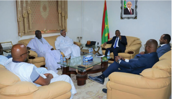 Le ministre délégué auprès du ministre de l’Intérieur discute avec l’Association des maires de Nouakchott des moyens de renforcer la propreté et d’améliorer l’apparence urbaine de la capitale Le ministre délégué auprès du ministre de l’Intérieur discute avec l’Association des maires de Nouakchott des moyens de renforcer la propreté et d’améliorer l’apparence urbaine de la capitale