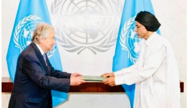 L’ambassadeur Cheikhna Ould Nenni Ould Moulaye Zeine, représentant permanent de la Mauritanie auprès de l’ONU, présente ses lettres de créance au Secrétaire général L’ambassadeur Cheikhna Ould Nenni Ould Moulaye Zeine, représentant permanent de la Mauritanie auprès de l’ONU, présente ses lettres de créance au Secrétaire général