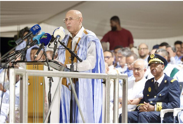 Le Président de la République au meeting d’Akjoujt : la jeunesse est la véritable richesse du pays et le travail est le fondement du développement Le Président de la République au meeting d’Akjoujt : la jeunesse est la véritable richesse du pays et le travail est le fondement du développement