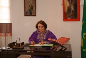 Oum Tounsi : l'ambassadeur fils de Moctar désavoue la position de la toute première dame... Oum Tounsi : l'ambassadeur fils de Moctar désavoue la position de la toute première dame...