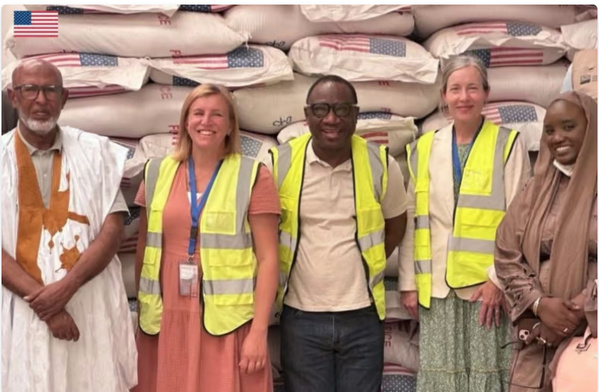 Une délégation américaine évalue l’impact de l’aide fournie par les USA pour soutenir l’enseignement des enfants dans le sud de la Mauritanie Une délégation américaine évalue l’impact de l’aide fournie par les USA pour soutenir l’enseignement des enfants dans le sud de la Mauritanie