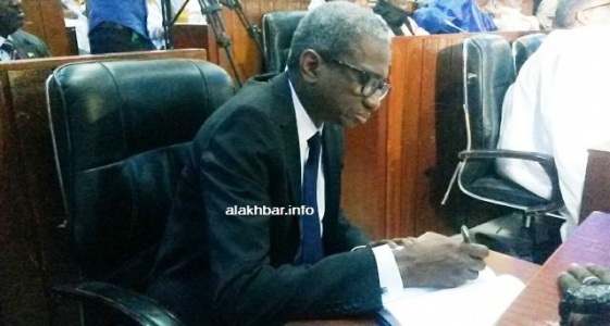 Sénat : le ministre de la Défense s’excuse de parler en Français Sénat : le ministre de la Défense s’excuse de parler en Français