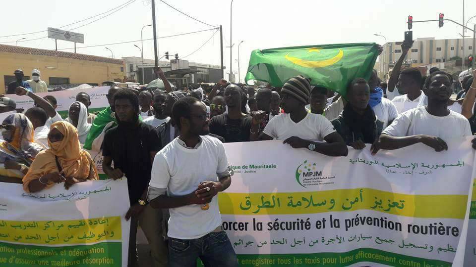 Mauritanie-La marche pacifique des jeunes réprimée par la police (photos et liste des arrêtés)