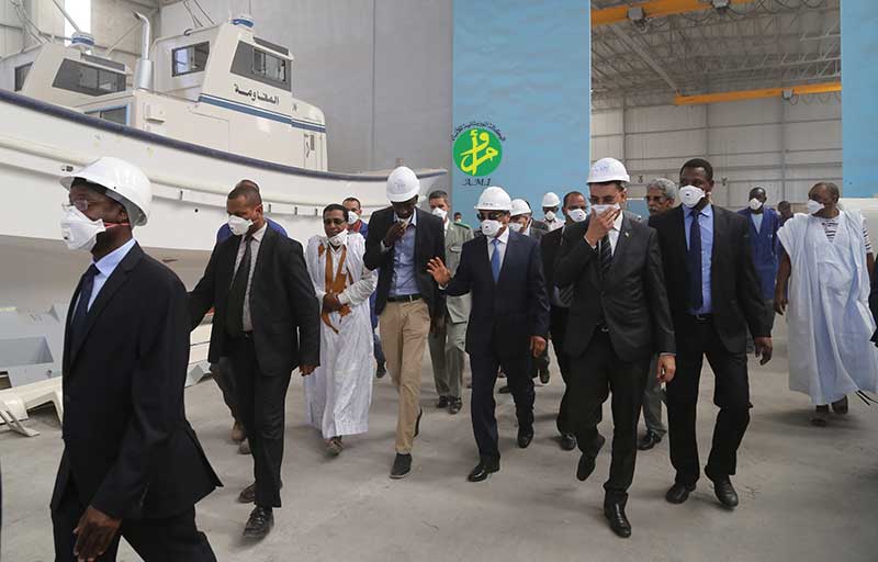 Le Président de la République visite la société mauritanienne de construction navale à Nouadhibou