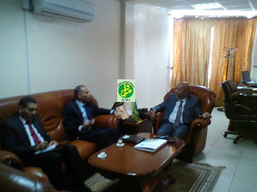 Le ministre de l’Equipement et du Transport reçoit l’ambassadeur tunisien accrédité en Mauritanie Le ministre de l’Equipement et du Transport reçoit l’ambassadeur tunisien accrédité en Mauritanie