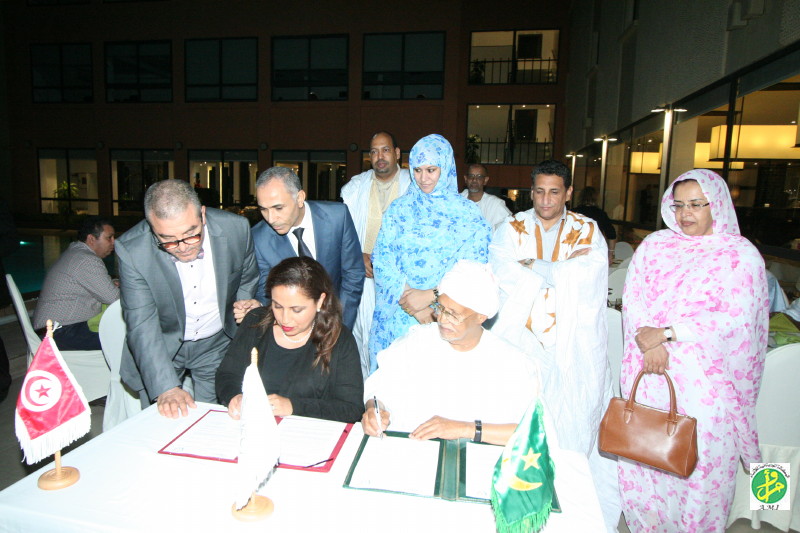 Signature à Nouakchott d’une convention entre la chambre de commerce, d’industrie et d’agriculture et Connect International tunisien Signature à Nouakchott d’une convention entre la chambre de commerce, d’industrie et d’agriculture et Connect International tunisien