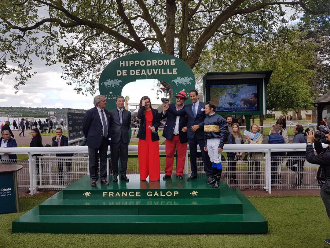 Signs Of Blessing, le cheval d’Ahmed Ould Mouknass, gagne le prix de Deauville