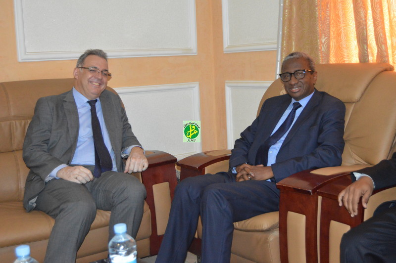 Le ministre de la défense nationale reçoit l’ambassadeur d’Espagne Le ministre de la défense nationale reçoit l’ambassadeur d’Espagne