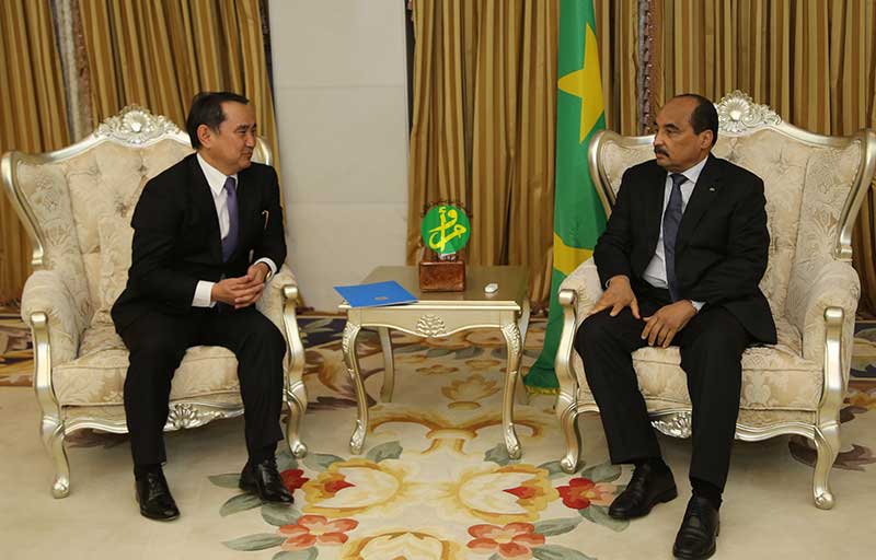 Le Président de la République reçoit un envoyé spécial du président du Kazakhstan Le Président de la République reçoit un envoyé spécial du président du Kazakhstan