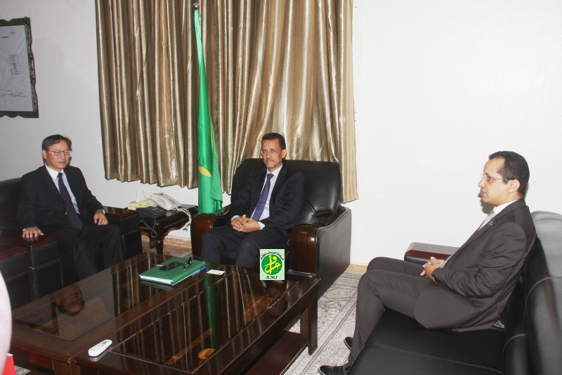 Le ministre de l’hydraulique s’entretient avec l’ambassadeur de Chine à Nouakchott Le ministre de l’hydraulique s’entretient avec l’ambassadeur de Chine à Nouakchott