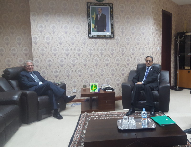Le ministre des affaires étrangères reçoit des copies figurées des lettres de créances du nouvel ambassadeur d’Espagne Le ministre des affaires étrangères reçoit des copies figurées des lettres de créances du nouvel ambassadeur d’Espagne