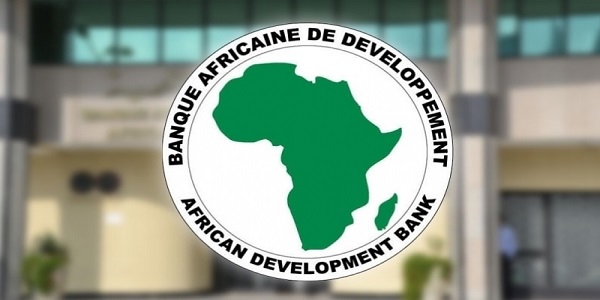 M. Moctar Ould Djay reçoit Mme Yacine Fall