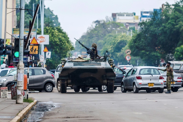 Zimbabwe: l'armée intervient contre des "criminels" proches de Mugabe