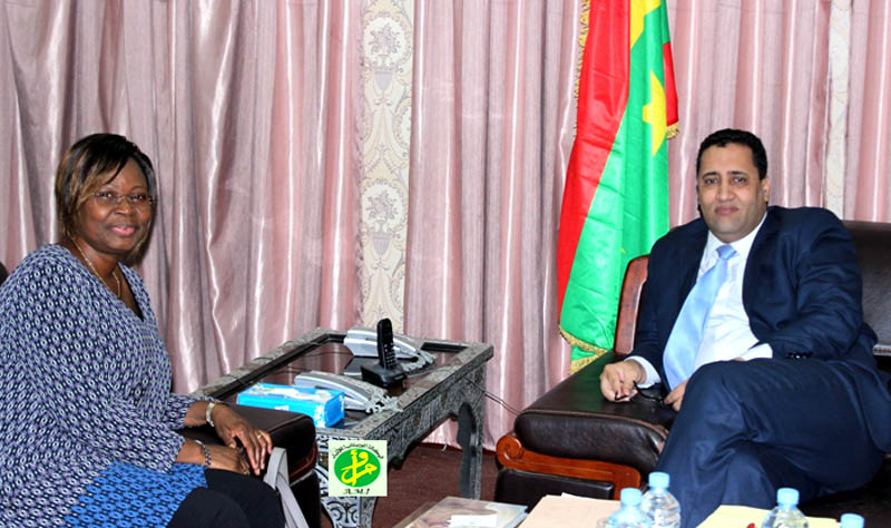 Le ministre de l’Economie et des Finances reçoit la Représentante de l’UNFPA Le ministre de l’Economie et des Finances reçoit la Représentante de l’UNFPA