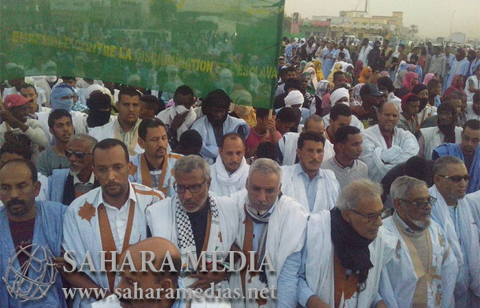 Mauritanie : des activistes opposants devant la justice pour avoir brandi l’ancien drapeau
