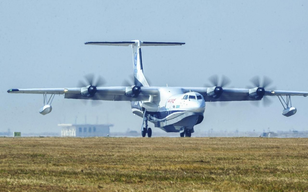 Chine: Vol inaugural du plus gros hydravion au monde