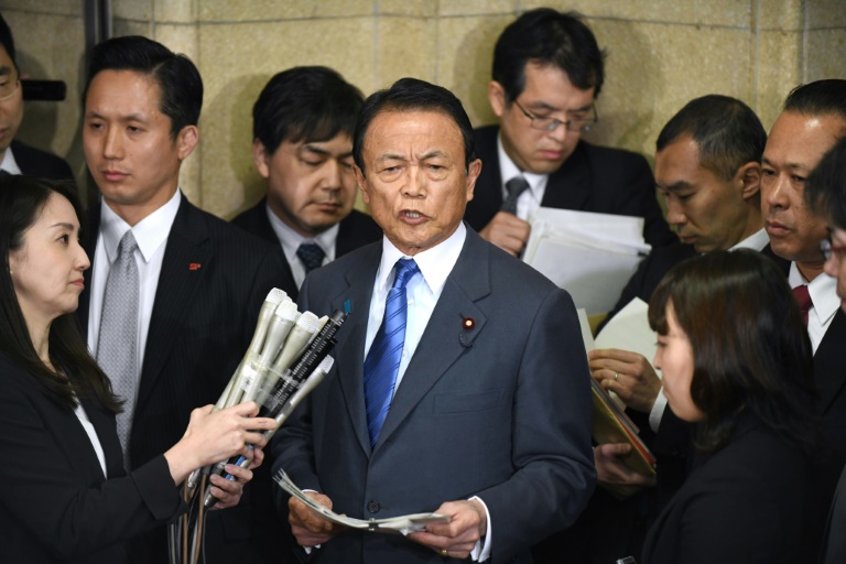 Japon: le ministre des Finances admet des falsifications dans un scandale