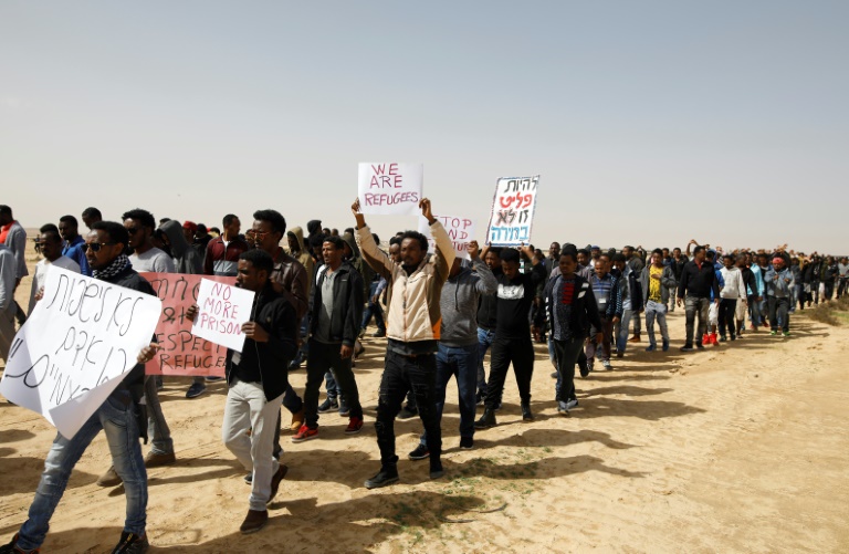 Israël: la justice suspend un plan d'expulsion de milliers d'Africains
