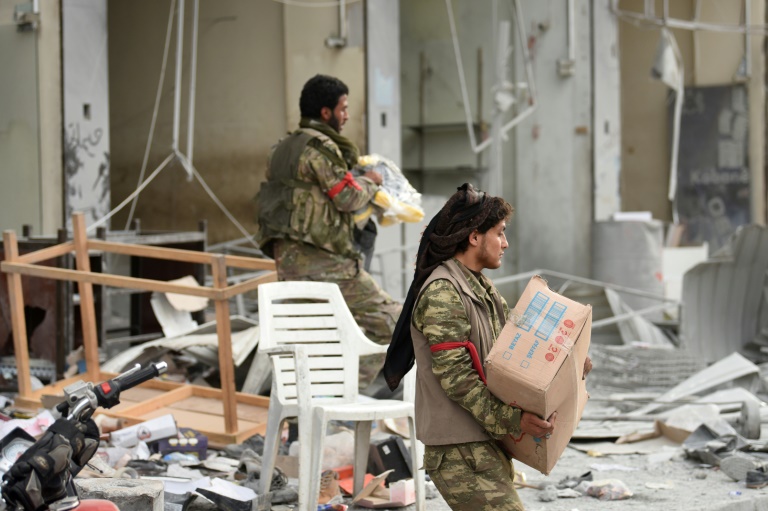 Syrie: scènes de pillage à Afrine après l'entrée des forces pro-turques