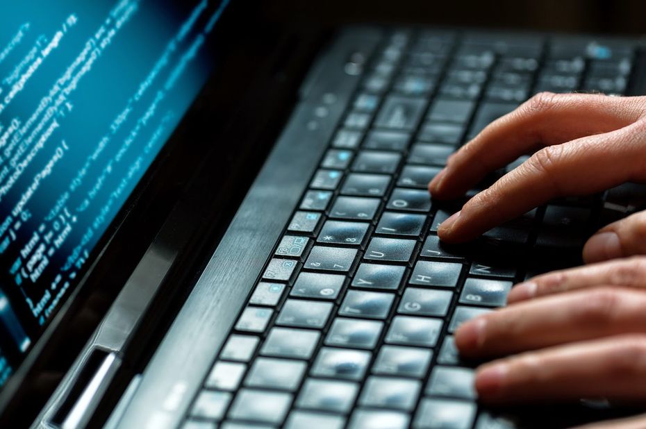 Prague extrade vers les Etats-Unis un hacker russe soupçonné de cyberattaques