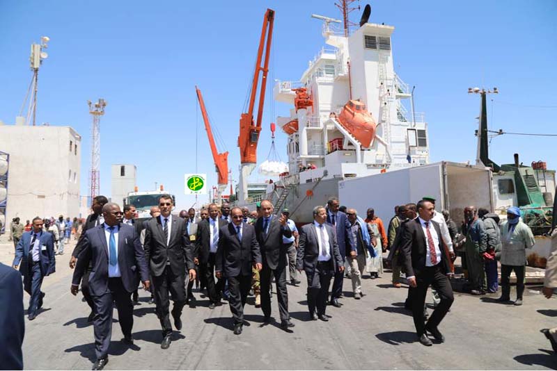 Le Président de la République se réunit avec l’administration du port autonome de Nouadhibou