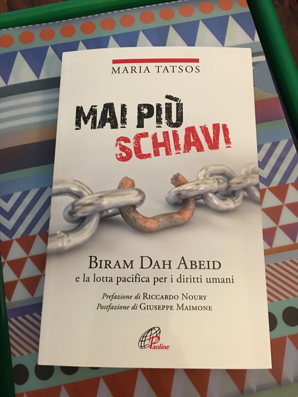 L'écrivaine Italo-Gréco-Arménienne Maria TATSOS, publie son ouvrage sur la vie militante de Biram Dah Abeid.
