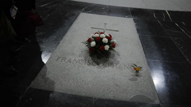 Des experts au mausolée de Franco pour préparer d'éventuelles exhumations