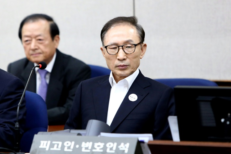 L'ex-président sud-coréen Lee se dit insulté par les accusations de corruption