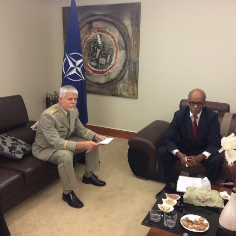 La plus haute autorité militaire de l’OTAN se confie à nous, à Mauriactu.info ! La plus haute autorité militaire de l’OTAN se confie à nous, à Mauriactu.info !