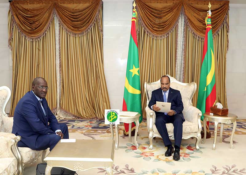 Le Président de la République reçoit un envoyé spécial du président sénégalais Le Président de la République reçoit un envoyé spécial du président sénégalais