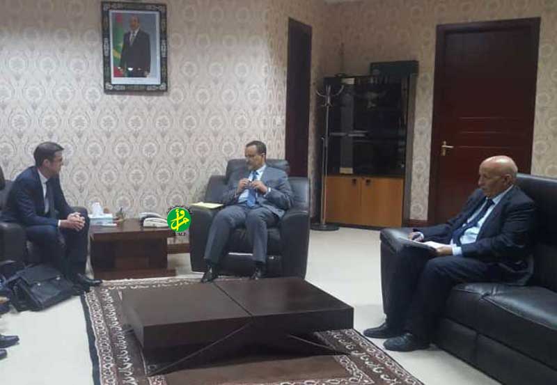 Le ministre des affaires étrangères reçoit deux conseillers à la présidence française Le ministre des affaires étrangères reçoit deux conseillers à la présidence française