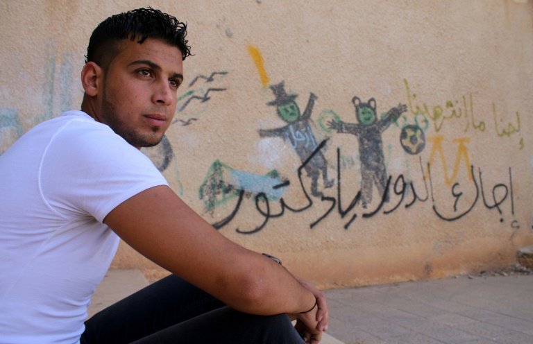 A Deraa, les jeunes révolutionnaires sont passés du graffiti aux armes