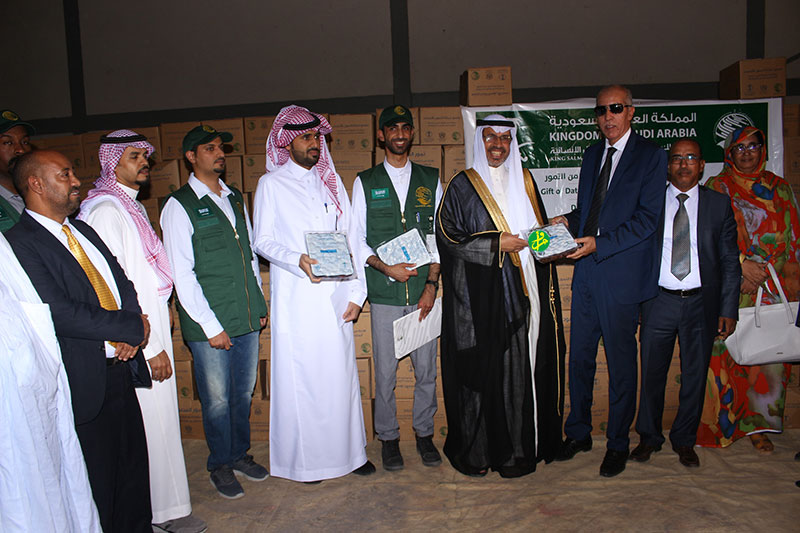 Le Royaume d’Arabie Saoudite remet un don de 100 tonnes de dattes au CSA