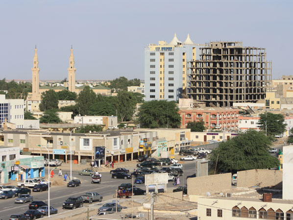 Une capitale pleine de boutiques… : Nouakchott, une ville… de Mauritaniens