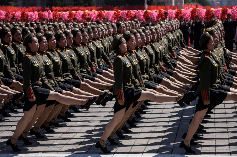 La Corée du Nord tient son défilé militaire sans ICBM