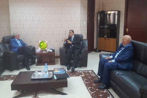 Le ministre des affaires étrangères reçoit l'ambassadeur d'Espagne en Mauritanie