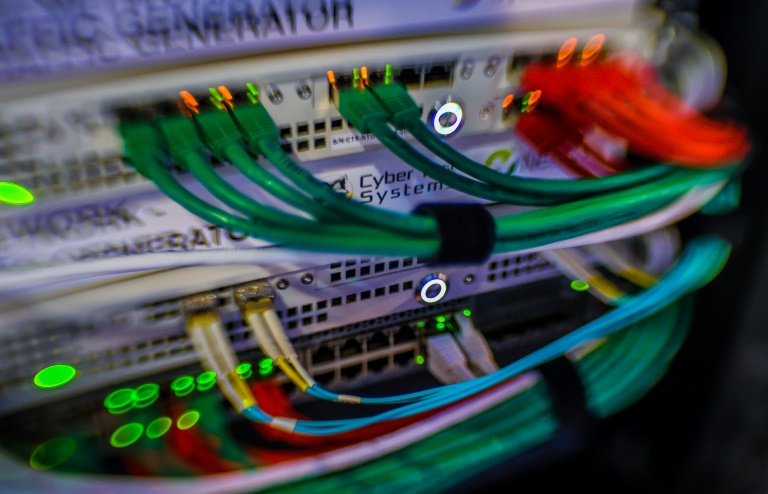 Les Pays-Bas sont en "guerre informatique" avec la Russie, dit la ministre de la Défense