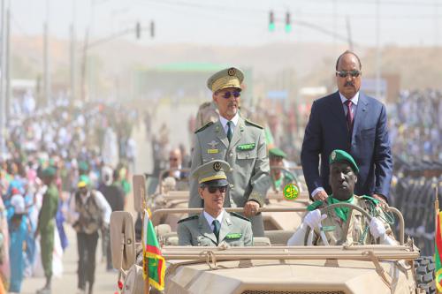 Le Président de la République supervise à Néma un défilé militaire pour la célébration du 58e anniversaire de l'indépendance nationale