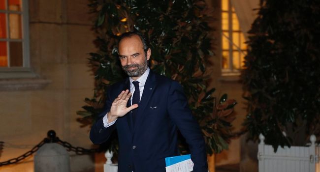 "Gilets jaunes": l'exécutif annonce un moratoire sur la hausse des taxes des carburants