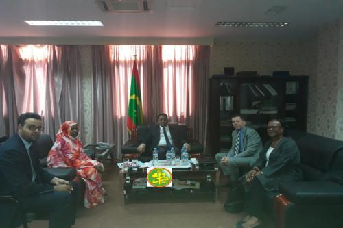 Le ministre de l’Économie et des Finances reçoit l’ambassadeur des États Unis accrédité en Mauritanie