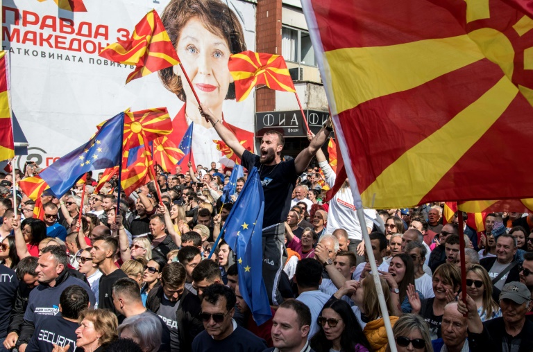 Dans l'apathie, la Macédoine du nord désigne son président