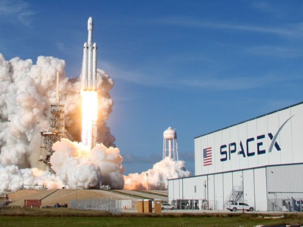 Panique astronomique face à la constellation de satellites de SpaceX dans le ciel