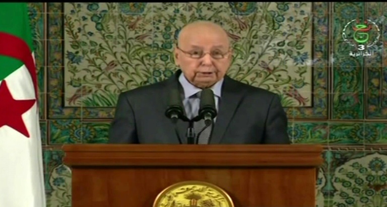 Le président algérien appelle la classe politique au dialogue sur les élections Le président algérien appelle la classe politique au dialogue sur les élections