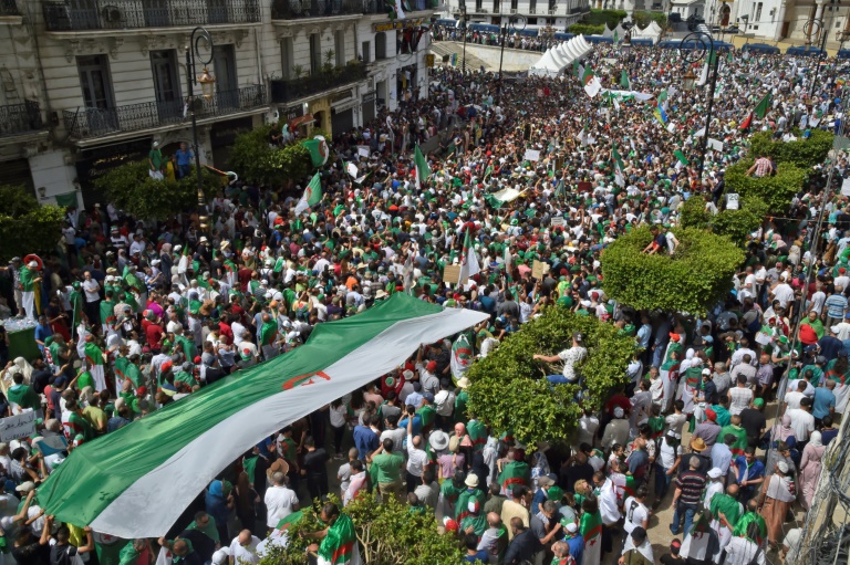 Algérie: 1er vendredi de manifestations depuis l'annulation de la présidentielle